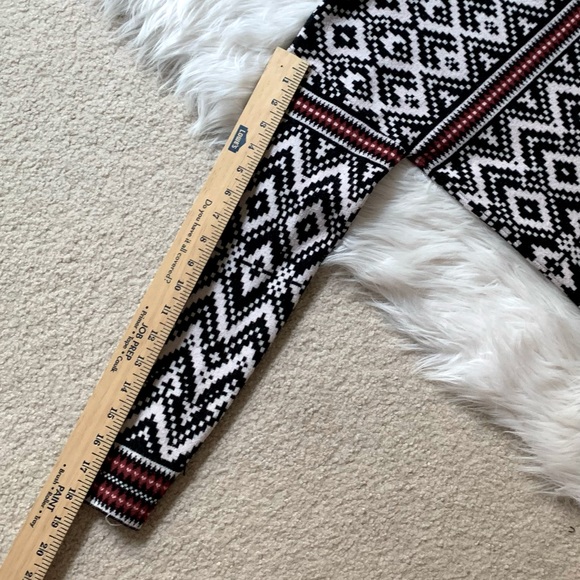 TAHARI Patterned Mock Turtleneck - Picture 10 of 10